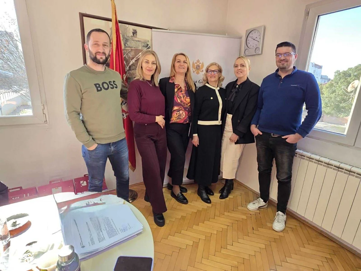 8e2199e5 88e3 4ec9 9c5f 40cdb709d3bb